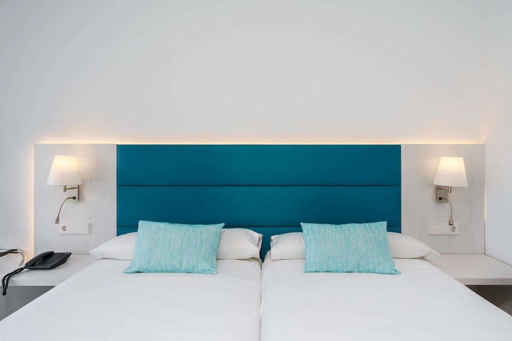 Alua Leo - Hyatt Inclusive Collection — Hotel rooms in Playa de Palma, Balearic Islands