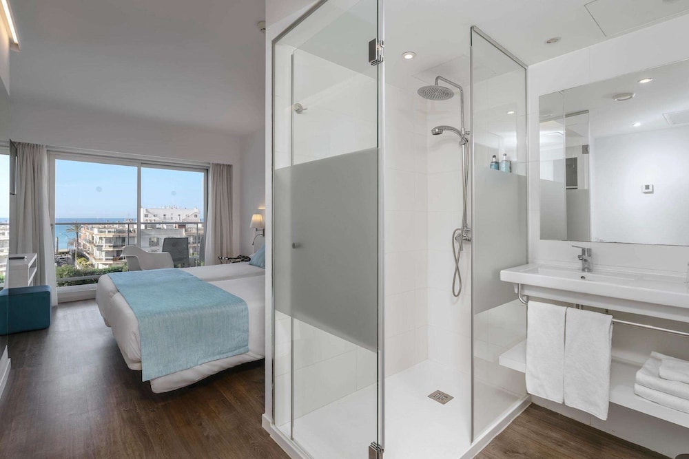 Alua Leo - Hyatt Inclusive Collection — Hotel rooms in Playa de Palma, Balearic Islands