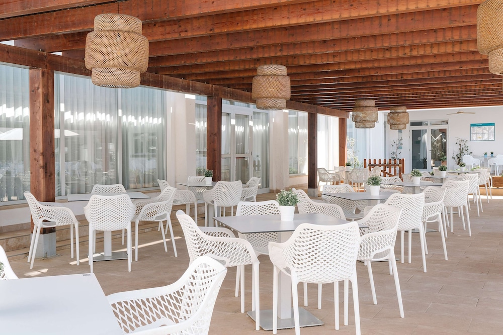 Alua Leo - Hyatt Inclusive Collection — Restaurant & bars in Playa de Palma, Balearic Islands