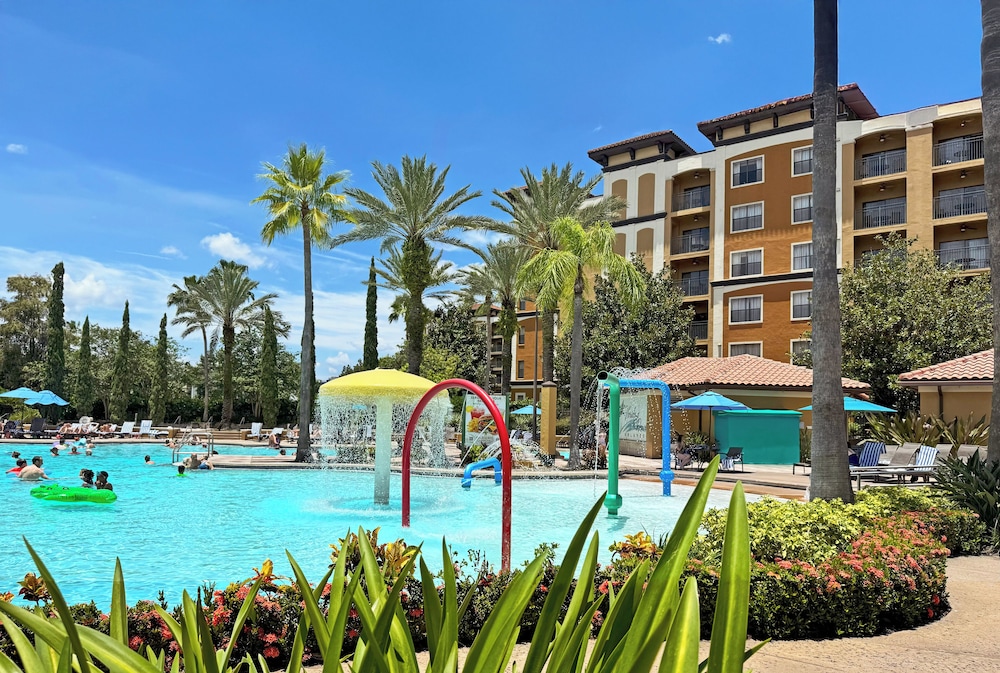 Floridays Resort Orlando — Swimming pool in Orlando, Florida