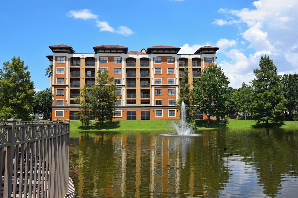 Floridays Resort Orlando — Hotel building in Orlando, Florida