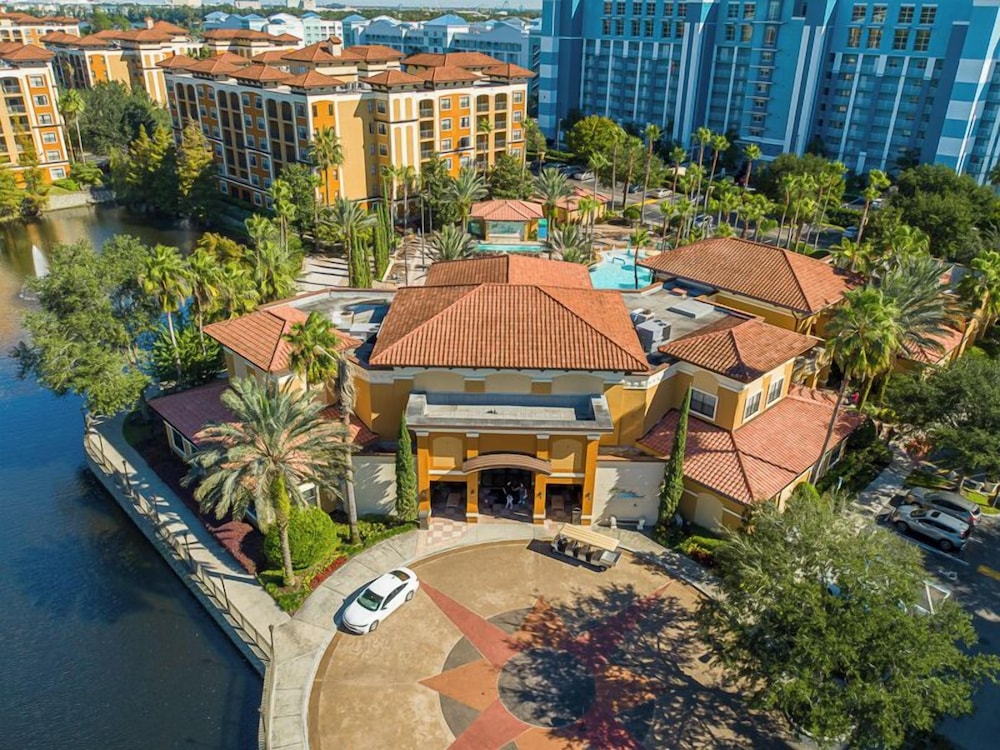 Floridays Resort Orlando — Hotel building in Orlando, Florida