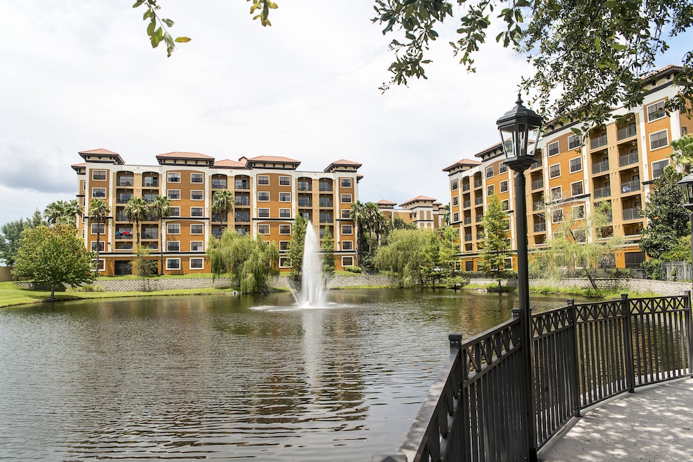 Floridays Resort Orlando — Hotel building in Orlando, Florida