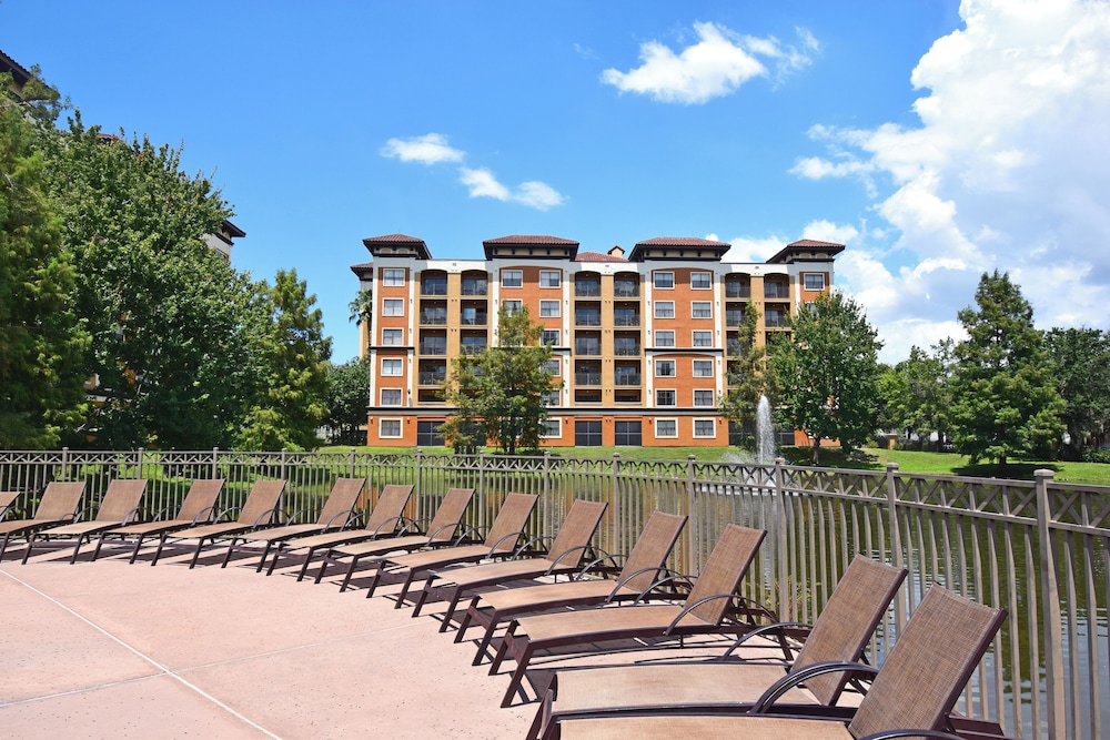Floridays Resort Orlando — Hotel building in Orlando, Florida