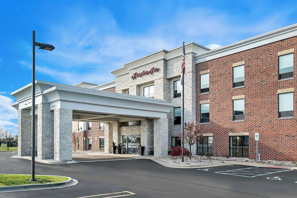 Hampton Inn Detroit/Auburn Hills-North — Hotel building in Auburn Hills, Michigan
