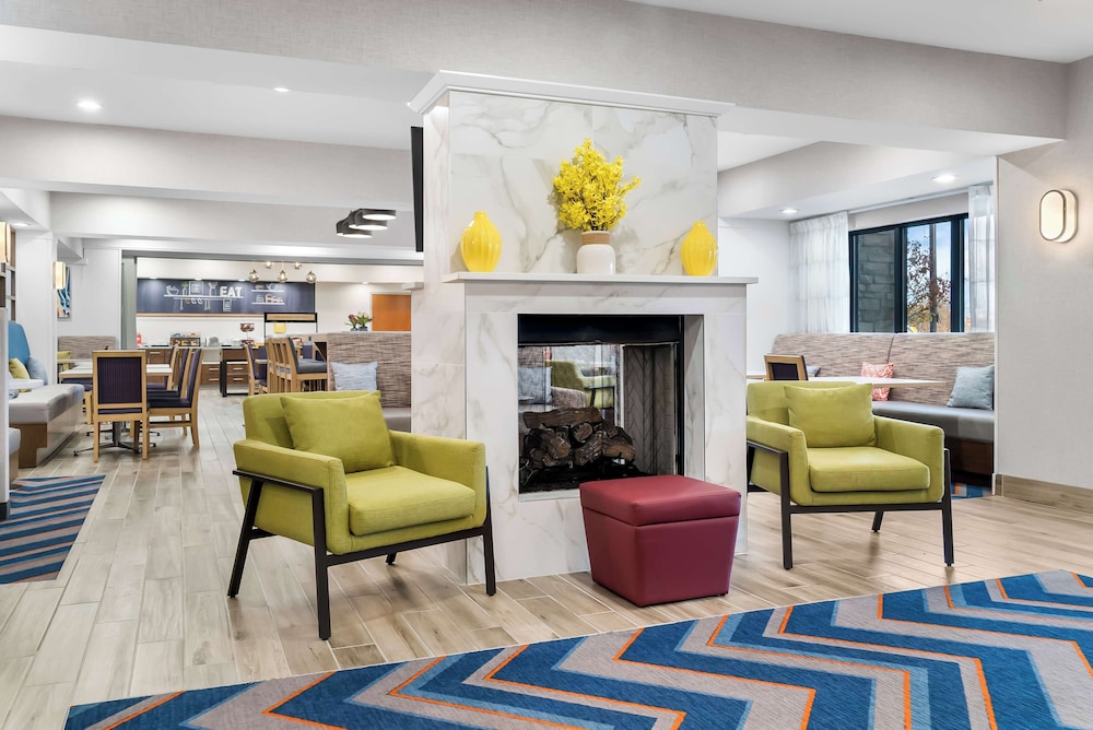 Hampton Inn Detroit/Auburn Hills-North — Restaurant & bars in Auburn Hills, Michigan