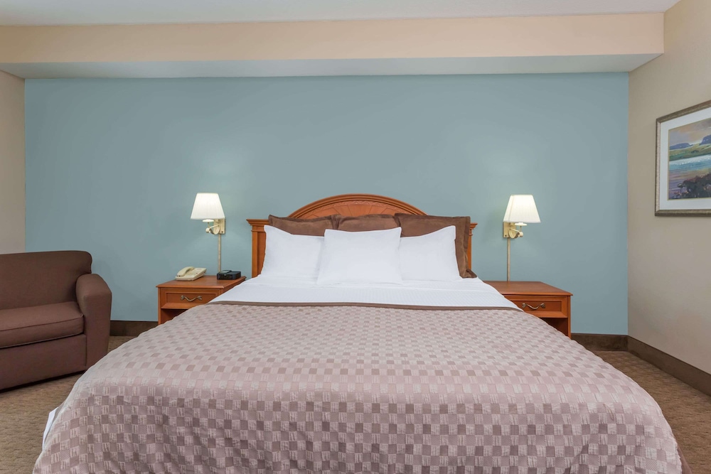 The Palms at 8303 - Lake Buena Vista — Hotel rooms in Orlando, Florida