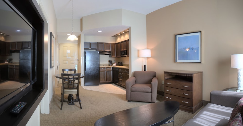 The Palms at 8303 - Lake Buena Vista — Hotel rooms in Orlando, Florida