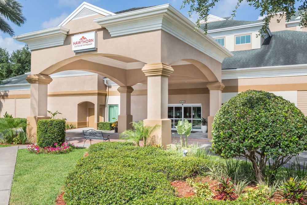 The Palms at 8303 - Lake Buena Vista — Hotel building in Orlando, Florida