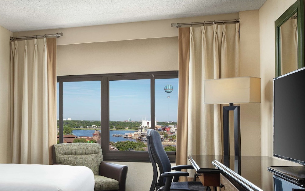 Hilton Orlando Lake Buena Vista - Disney Springs® Area — Hotel rooms in Lake Buena Vista, Florida