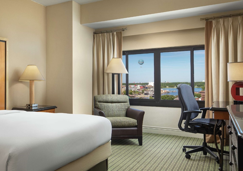 Hilton Orlando Lake Buena Vista - Disney Springs® Area — Hotel rooms in Lake Buena Vista, Florida
