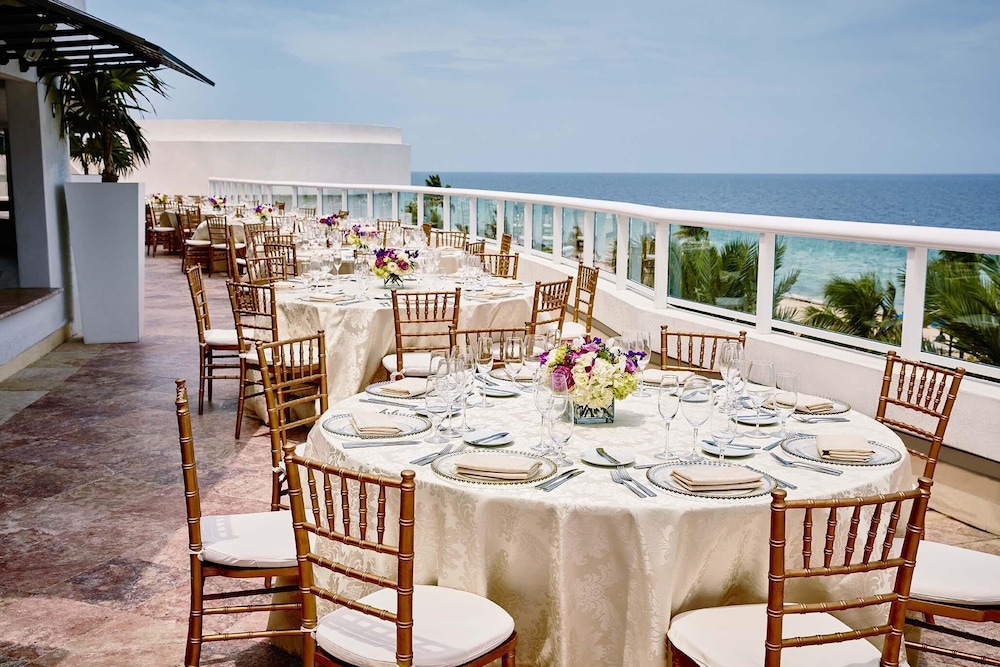 Beach House Fort Lauderdale, a Hilton Resort — Restaurant & bars in Fort Lauderdale, Florida