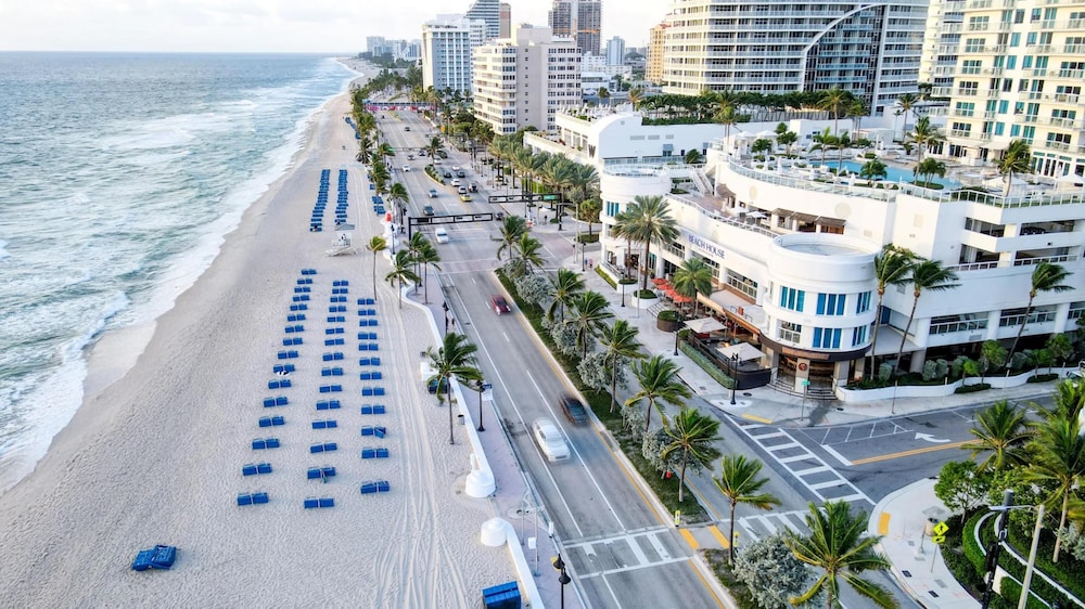 Beach House Fort Lauderdale, a Hilton Resort — Beach in Fort Lauderdale, Florida