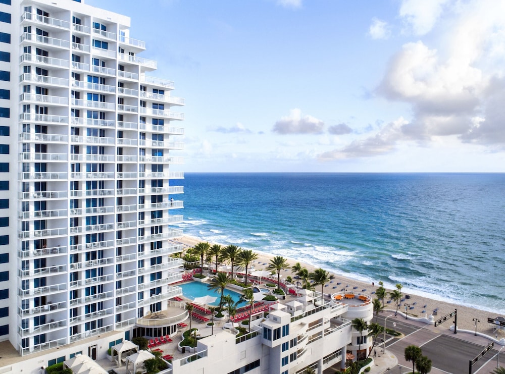 Beach House Fort Lauderdale, a Hilton Resort — Hotel building in Fort Lauderdale, Florida