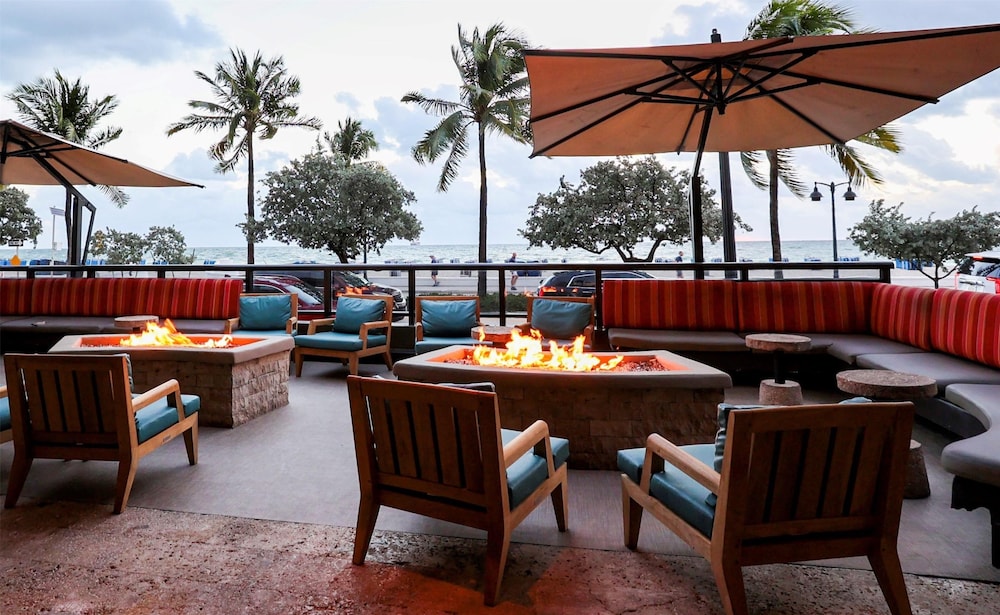 Beach House Fort Lauderdale, a Hilton Resort — Restaurant & bars in Fort Lauderdale, Florida