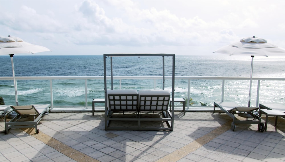 Beach House Fort Lauderdale, a Hilton Resort — Beach in Fort Lauderdale, Florida
