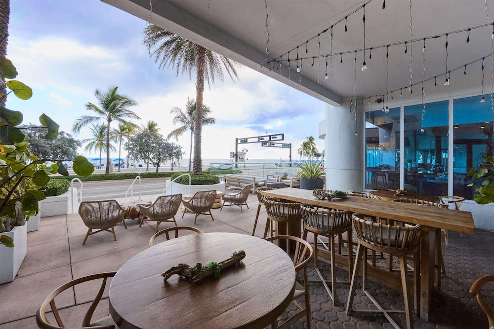 Beach House Fort Lauderdale, a Hilton Resort — Restaurant & bars in Fort Lauderdale, Florida