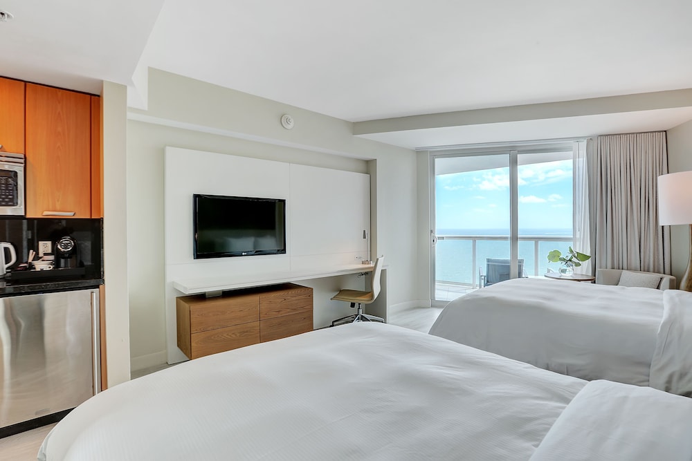 Beach House Fort Lauderdale, a Hilton Resort — Hotel rooms in Fort Lauderdale, Florida