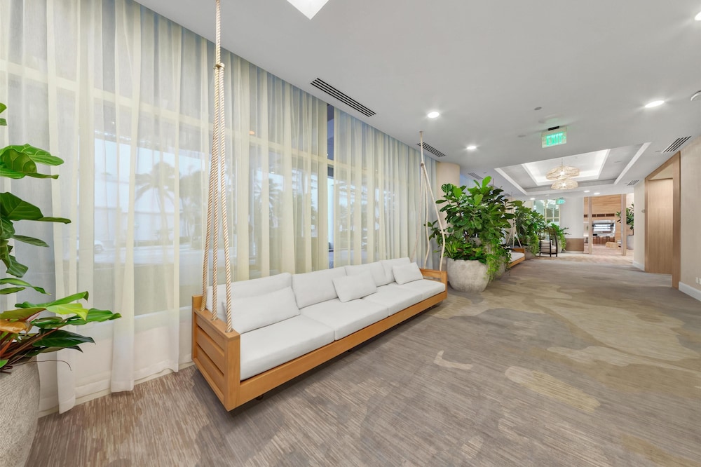 Beach House Fort Lauderdale, a Hilton Resort — Hotel building in Fort Lauderdale, Florida
