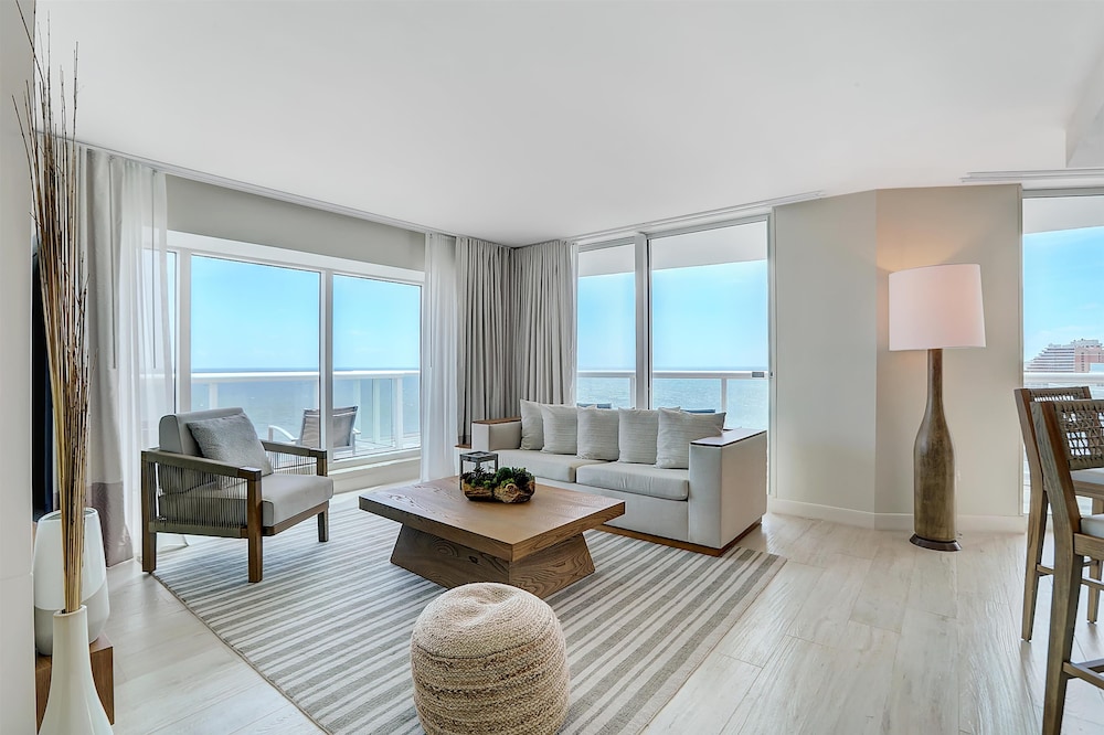Beach House Fort Lauderdale, a Hilton Resort — Hotel rooms in Fort Lauderdale, Florida