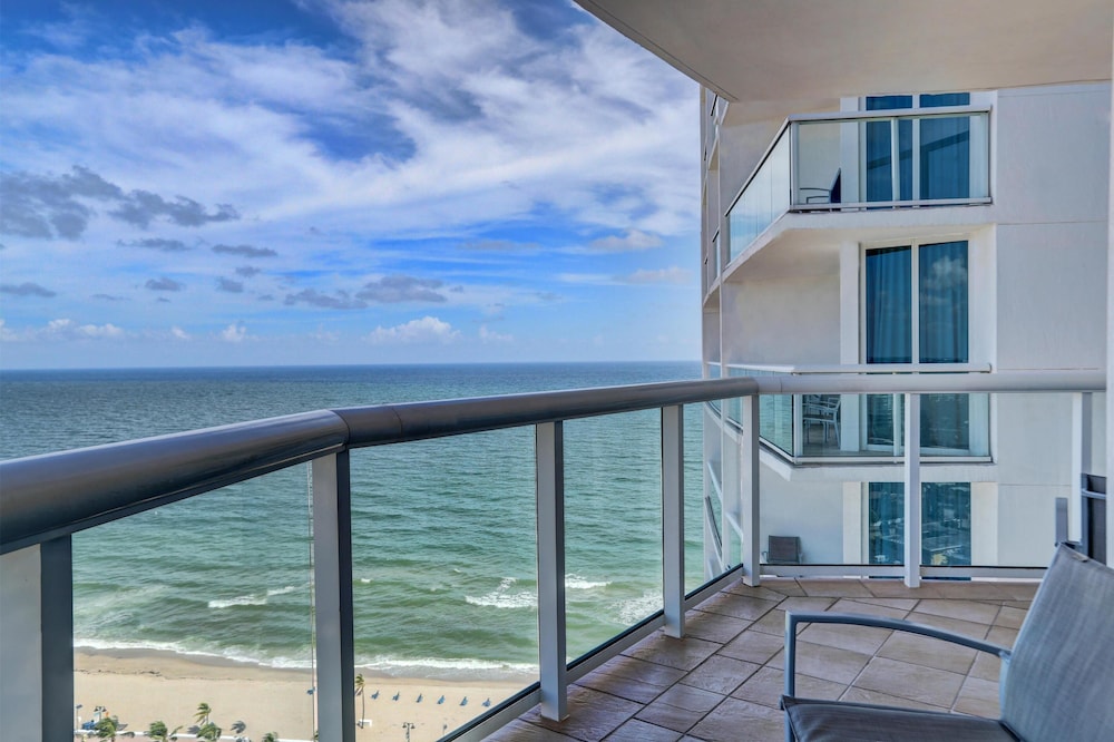 Beach House Fort Lauderdale, a Hilton Resort — Beach in Fort Lauderdale, Florida