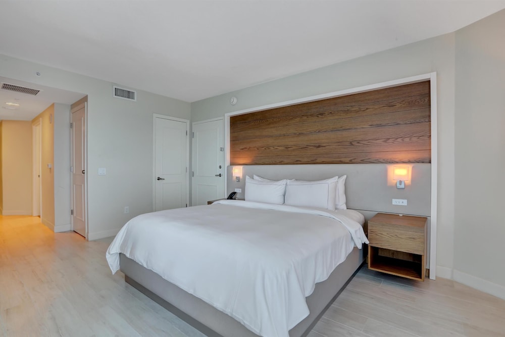 Beach House Fort Lauderdale, a Hilton Resort — Hotel rooms in Fort Lauderdale, Florida