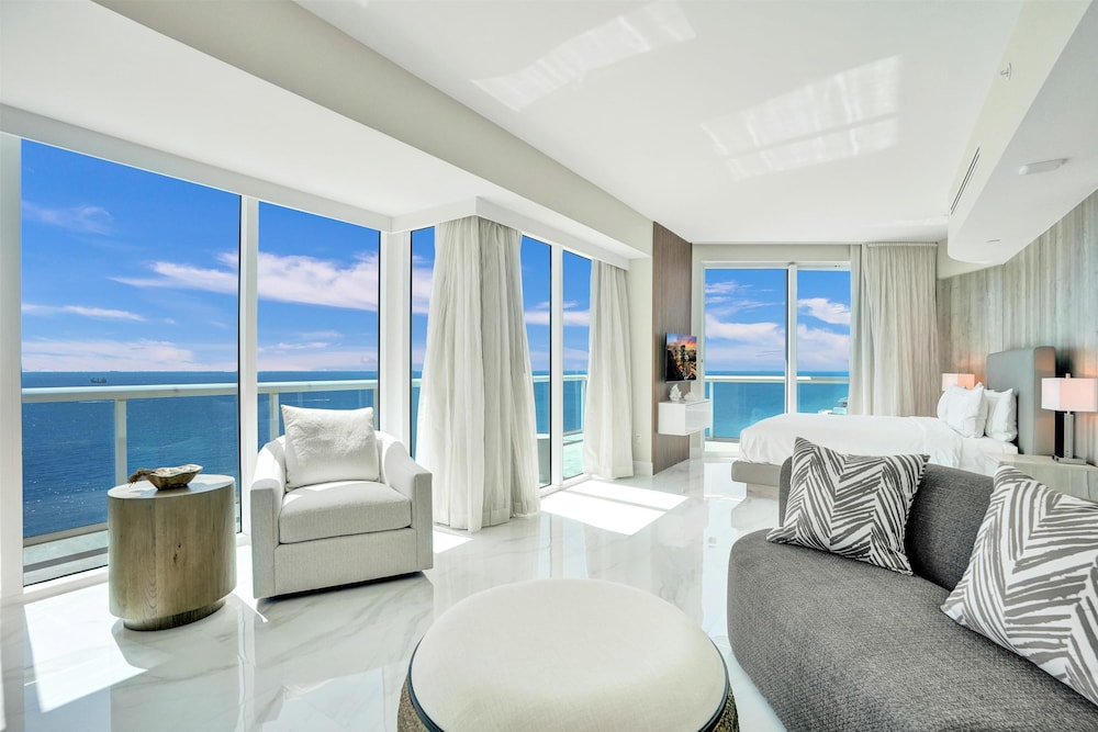 Beach House Fort Lauderdale, a Hilton Resort — Hotel rooms in Fort Lauderdale, Florida