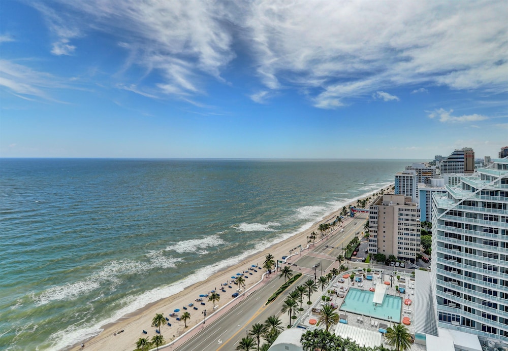Beach House Fort Lauderdale, a Hilton Resort — Beach in Fort Lauderdale, Florida