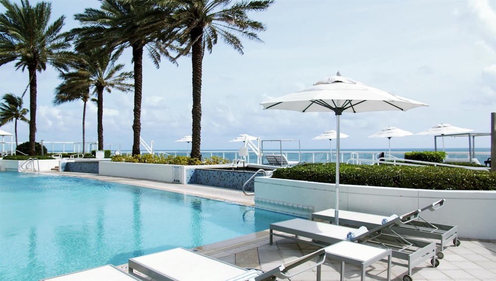 Beach House Fort Lauderdale, a Hilton Resort — Swimming pool in Fort Lauderdale, Florida