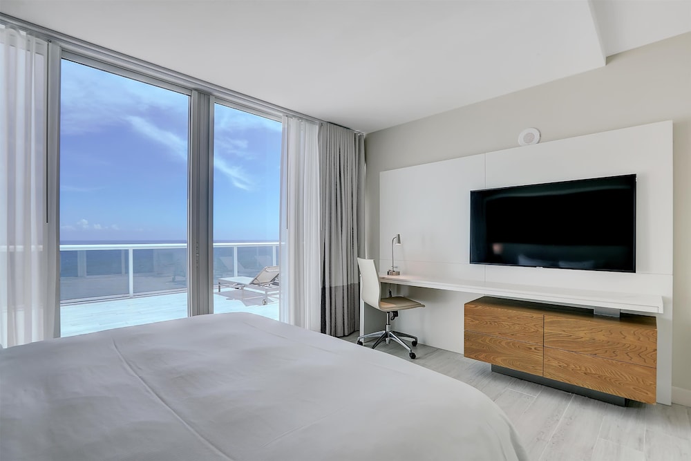 Beach House Fort Lauderdale, a Hilton Resort — Hotel rooms in Fort Lauderdale, Florida