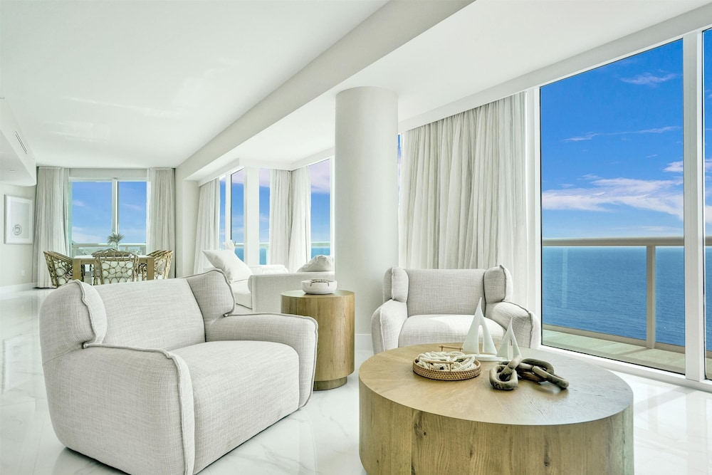 Beach House Fort Lauderdale, a Hilton Resort — Hotel rooms in Fort Lauderdale, Florida