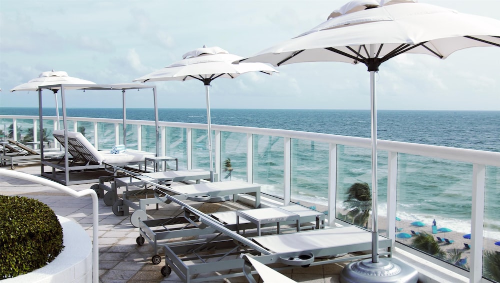 Beach House Fort Lauderdale, a Hilton Resort — Restaurant & bars in Fort Lauderdale, Florida
