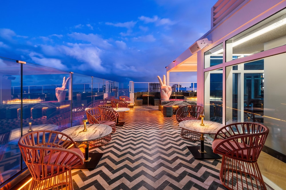 Beach House Fort Lauderdale, a Hilton Resort — Restaurant & bars in Fort Lauderdale, Florida