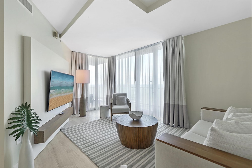 Beach House Fort Lauderdale, a Hilton Resort — Hotel rooms in Fort Lauderdale, Florida