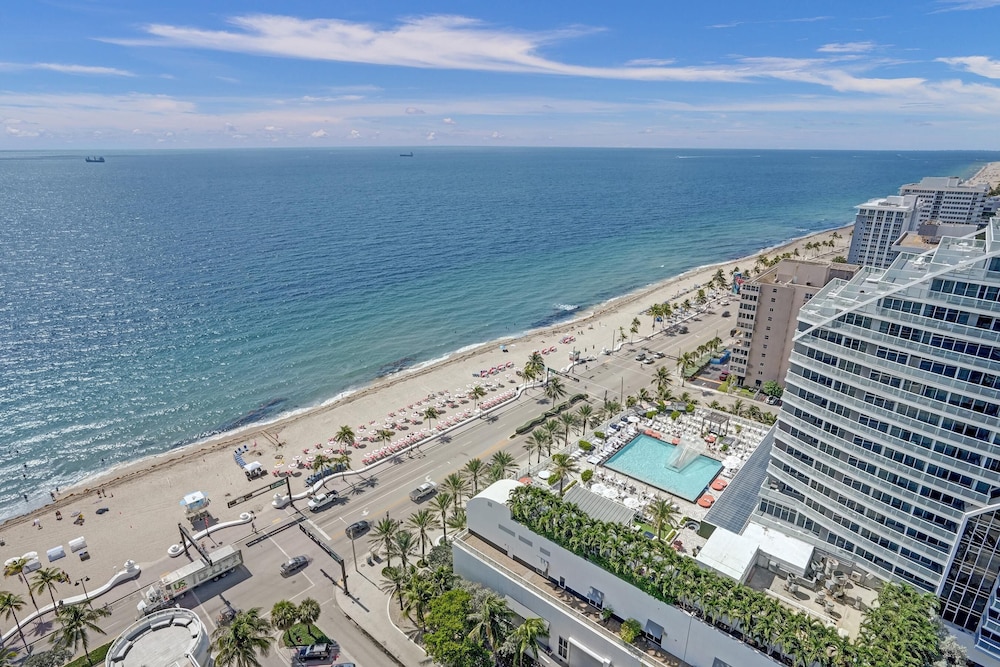 Beach House Fort Lauderdale, a Hilton Resort — Beach in Fort Lauderdale, Florida