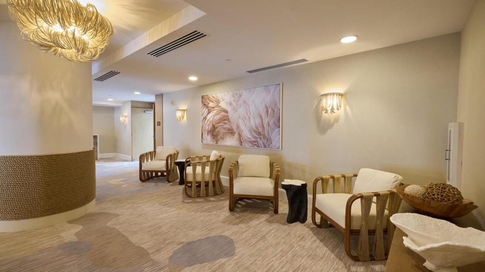 Beach House Fort Lauderdale, a Hilton Resort — Hotel building in Fort Lauderdale, Florida