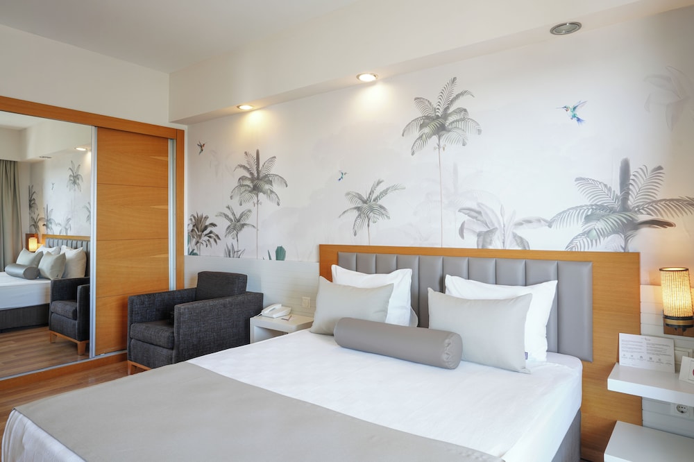 Side Aluna Hotel — Hotel rooms in Side