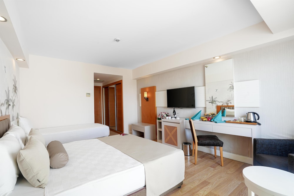 Side Aluna Hotel — Hotel rooms in Side