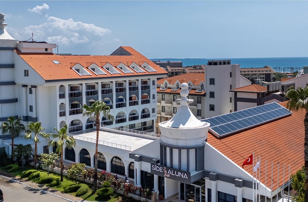 Side Aluna Hotel — Hotel building in Side