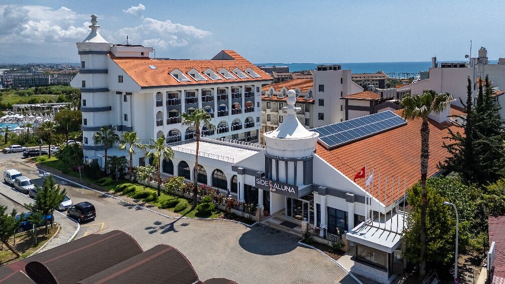 Side Aluna Hotel — Hotel building in Side