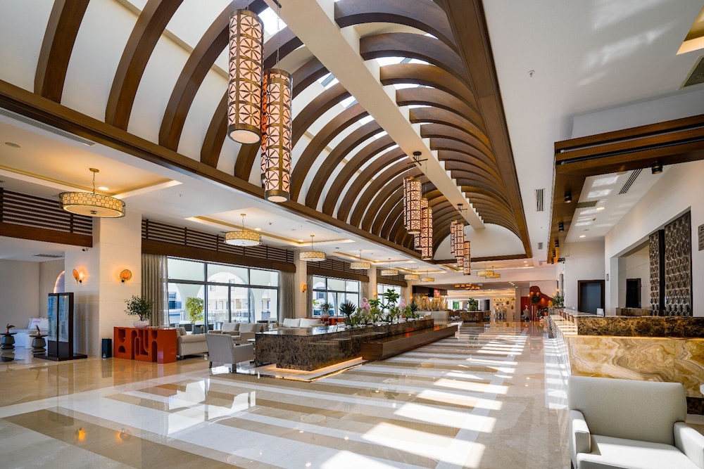 Side Aluna Hotel — Hotel building in Side