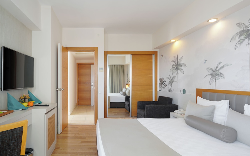 Side Aluna Hotel — Hotel rooms in Side