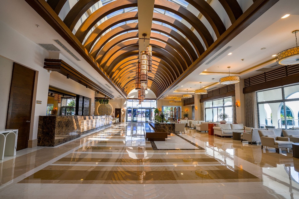 Side Aluna Hotel — Hotel building in Side