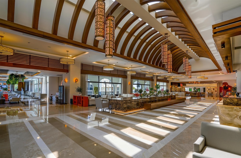 Side Aluna Hotel — Hotel building in Side