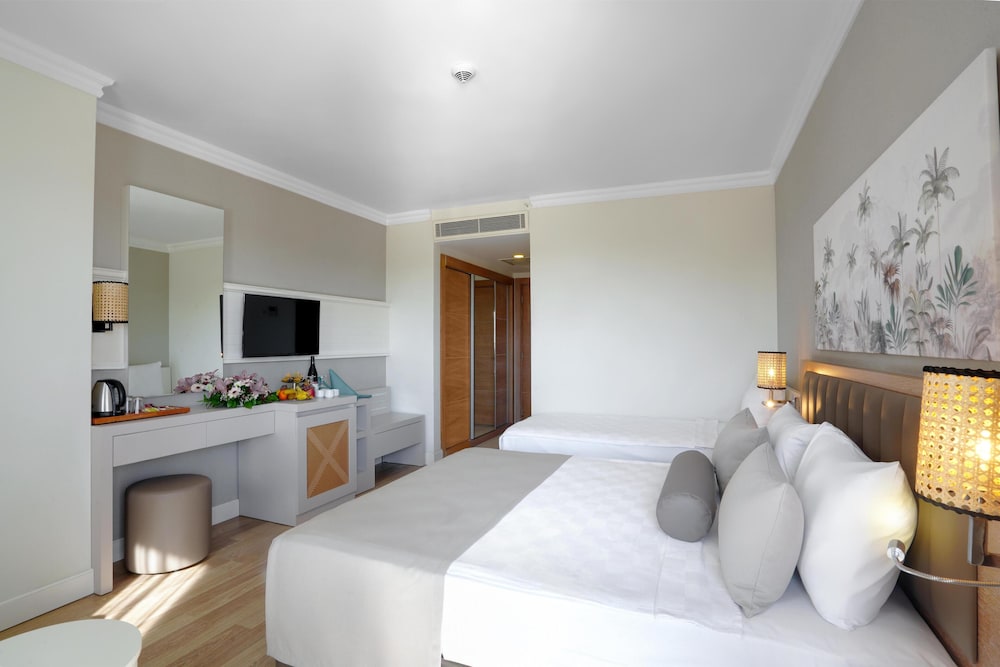 Side Aluna Hotel — Hotel rooms in Side