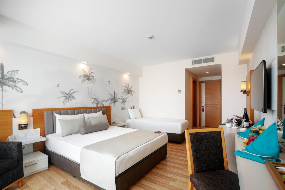 Side Aluna Hotel — Hotel rooms in Side
