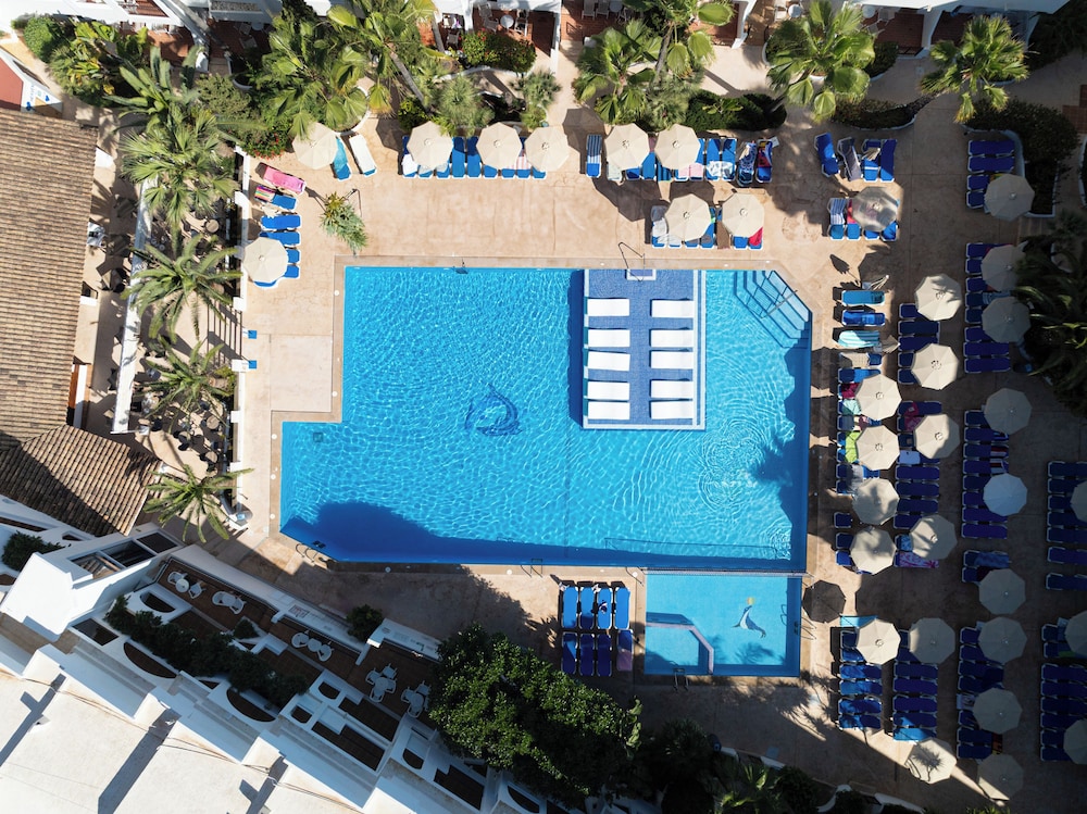 Sol Cala D'Or Apartments — Swimming pool in Cala d´Or, Balearic Islands
