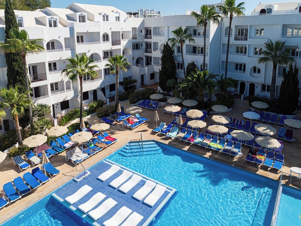 Sol Cala D'Or Apartments — Swimming pool in Cala d´Or, Balearic Islands