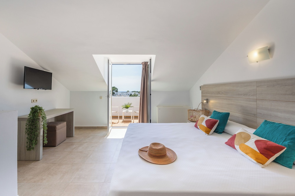 Sol Cala D'Or Apartments — Hotel rooms in Cala d´Or, Balearic Islands