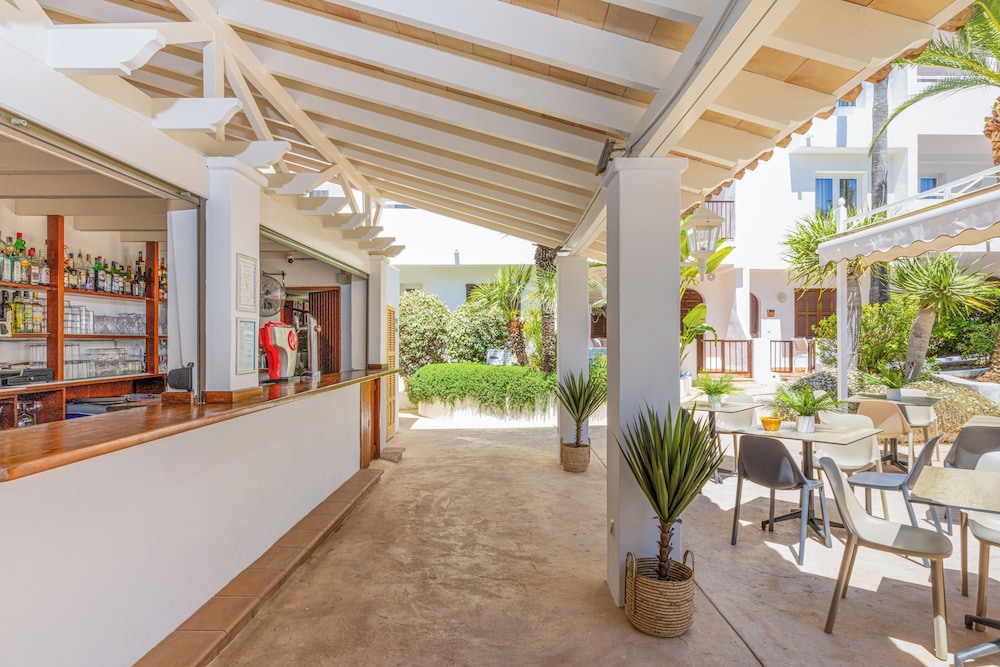 Sol Cala D'Or Apartments — Restaurant & bars in Cala d´Or, Balearic Islands
